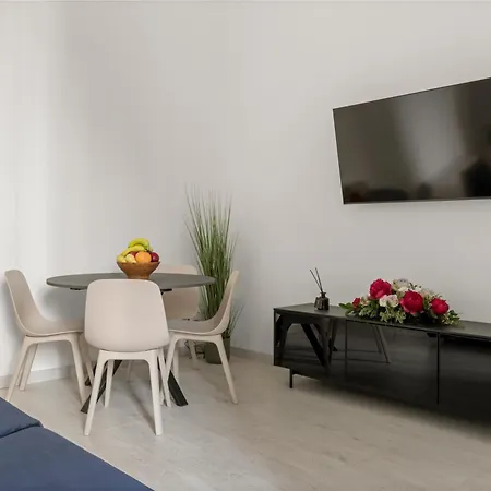 Visconti58 Boutique House - Modern With Balcony *